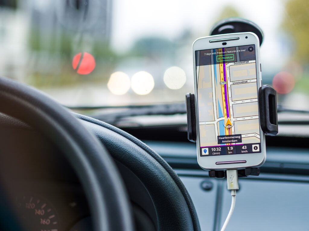smartphone-mobile-screen-light-technology-road